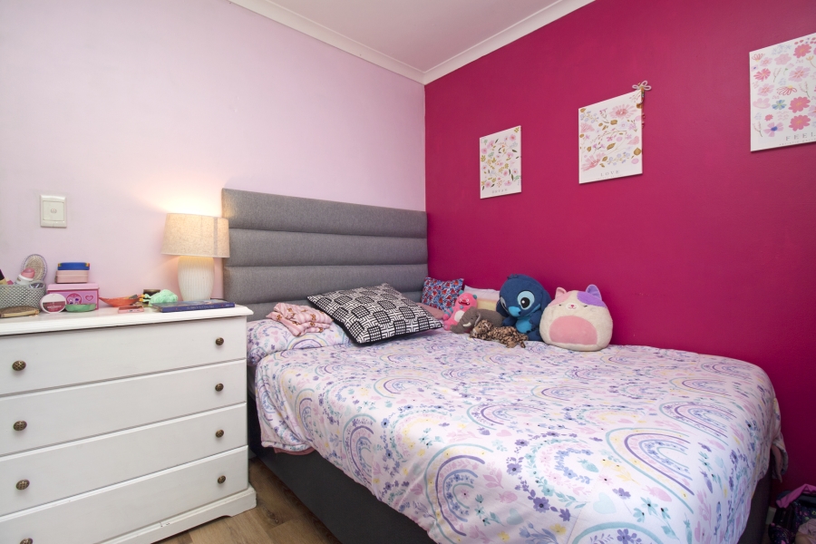 3 Bedroom Property for Sale in Milkwood Park Western Cape